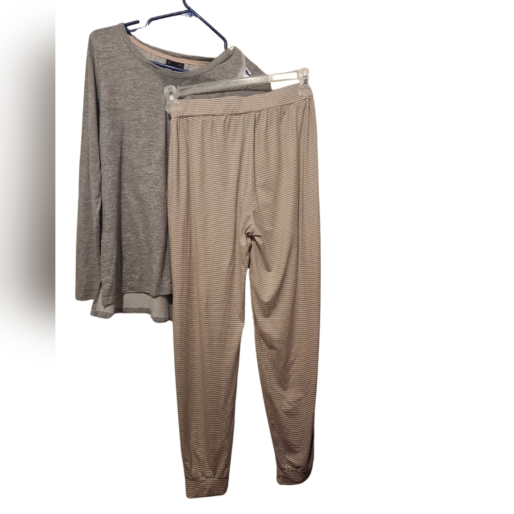 Tahari pajama set- SZ S